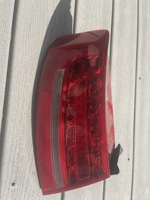 Luz trasera izquierda lado conductor Audi S5 A5 Quattro 2008-2012 8T0945095E OEM Foto 1 de 4