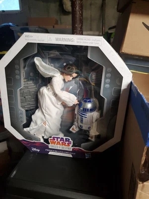 Star Wars Forces of Destiny -- Princesa Leia Organa + R2-D2 -- Edição Platina - Imagem 1 de 2