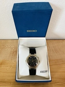 Reloj SEIKO Cronógrafo Fase Lunar SQ 100 7F38-6119 Dos Tonos Cara Azul Marino WR 10 BAR - Imagen 1 de 21