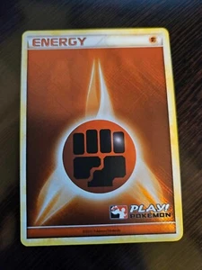 Fighting Energy Holo Play! Promo Pokemon Karte *** - Bild 1 von 3