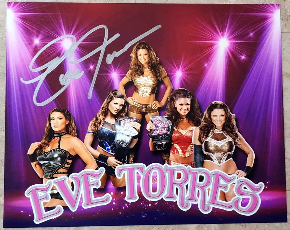 Foto firmada por Eve Torres edición diva lucha libre autógrafo 8x10 - WWF WWE Foto 1 de 1