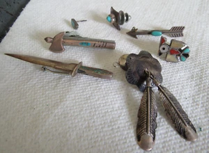 Vintage lot of 7 collectors trading pins tacks , All w/ turquoise stone - Picture 1 of 15