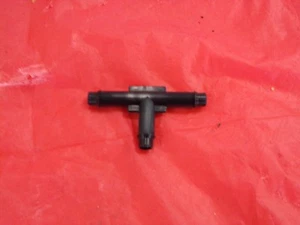1988-1996 (C4) Corvette A/C Vacuum Control Hose Tee #14004877 - Foto 1 di 3