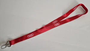 ORIGINAL AUDI SCHLÜSSEL ABZEICHEN AUSWEISKARTENHALTER SCHLÜSSELBANDRIEMEN ROT - Bild 1 von 1