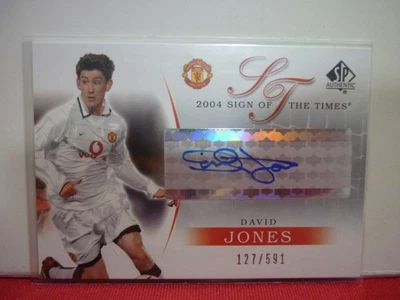 MANCHESTER UNITED UPPER DECK SP 2004 DAVID JONES SIGN OF THE TIMES AUTOGRAPH - image 1 of 4