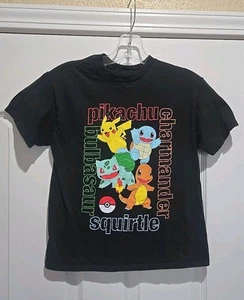 JUNGEN POKEMON PIKACHU, SQUIRTLE, BULBASAUR & CHARMANDER T-SHIRT GRÖSSE SMALL SCHWARZ - Bild 1 von 12