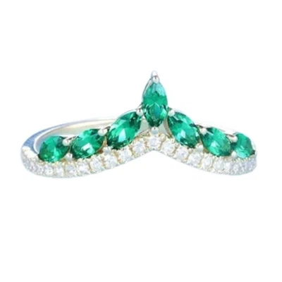 925 Sterling Silver Round Cut Emerald Gem Wedding Curved Band Ring - Image 1 of 4