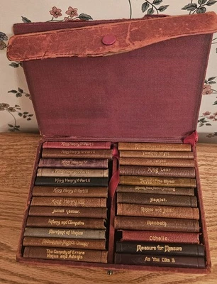 Full Set of 24 Leather Shakespeare Miniature Books in Box, Knickerbocker, 1920s Foto 1 de 4
