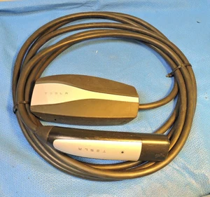 GENUINE Tesla Model S X 3 Y Charger Gen-2 Mobile Charging Cable 1101789-00-M - Foto 1 di 5