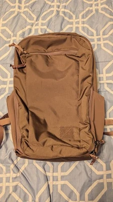 Bolsa de Viaje EVERGOODS Civic 26L - CTB26, Mochila Marrón Coyote para Laptop Foto 1 de 3