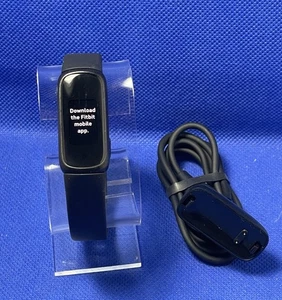 Fitbit Inspire 3 Fitnesstracker - Schwarz (klein oder groß) - Bild 1 von 2