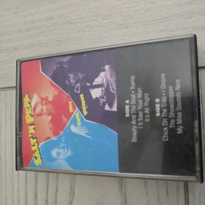 Salt 'N Pepa - Hot Cool & Vicious Cassette Audio Tape Pop Hip Hop Vintage - Picture 1 of 3