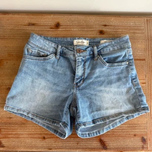 Jessica Simpson Women's Jean Shorts Waist Size 26 Forever Short - Picture 1 of 5