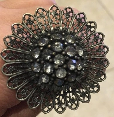 NUEVO CON ETIQUETAS AVENUE Anillo Joya Flor Ajustable Elástico Foto 1 de 4