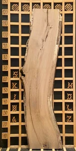 26 Eichenbrett Dekobrett Regalbrett Massiv Baumkante 30mm x 24-30cm x 120cm - Bild 1 von 3