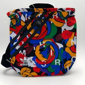 Neu mit Etikett Adidas Originals X Rich MNISI Mini Bucket Rucksack mehrfarbig 3 Streifen - Bild 1 von 6