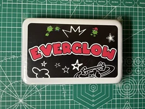 EVERGLOW - KCON LA 2023 OFFICIAL MERCH | ARCHIVE MOMENT - Bild 1 von 2