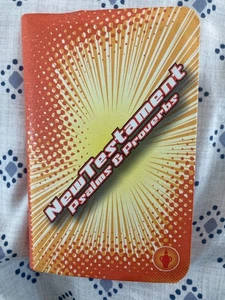 Orange Gideons Pocket New Testament Psalms Proverbs ESV English Standard Version - Imagen 1 de 2