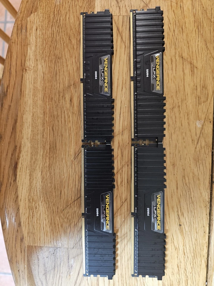 Corsair Vengence DIMM DDR4 2133 PC Memory 64GB (×4 16gb)  - Image 1 of 2