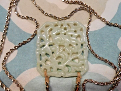 Medallón colgante chino de jadeíta Hetian Celadon Foto 1 de 4