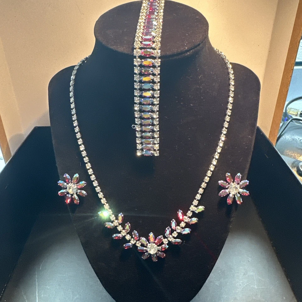 Винтажный набор ювелирных изделий 1960-х с подписью B. David красный AB и прозрачные стразы - Изображение 1 из 4