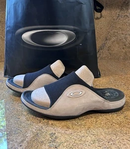 Sandalias Oakley Slide vintage beige y negro sin cordones para hombre talla 9 - Imagen 1 de 14