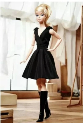 Barbie Etiqueta Dorada Moda Modelo Colección Clásico Negro Vestido Muñeca Rubia Foto 1 de 4