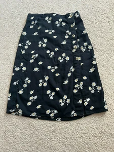 Abercrombie & Fitch Girl's Midi Skirt Black Floral Side Button Slit size 7/8 - Picture 1 of 6
