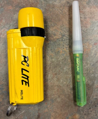 Ikelite PC Lite y Dive Beacon usado Foto 1 de 4