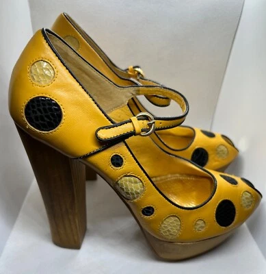 Tacones altos Sam Edelman amarillos y estampados con tiras talla 7 Foto 1 de 4