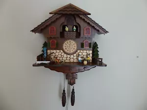 Traditional Black Forest Cuckoo Clock German Design Beer Drinkers Auto Night - Picture 1 of 10