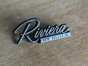 NOS OEM GM Dash Emblem Nameplate Badge w/Pins 1261226 1980-1984 Buick Riviera - Bild 1 von 5