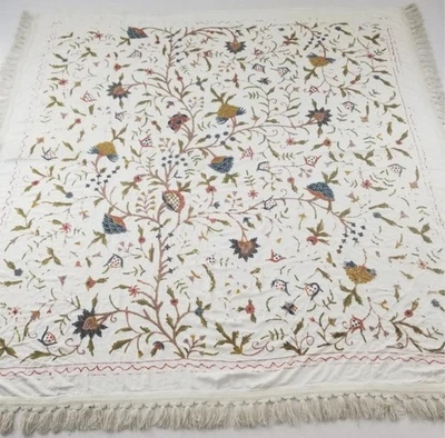 Vintage Traditional Indian Kashmiri Crewel Work Tree of Life Bedpsread 250x250cm - Image 1 of 4