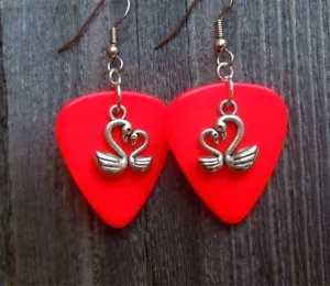Pendientes púas para guitarra Swan Heart Charm - Elige tu color - Imagen 1 de 8