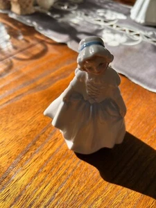 Royal Doulton ""Dinky Do"" HN3618 - NEUWERTIG!!! Nichtraucher-/Haustierfreies Zuhause - Bild 1 von 3