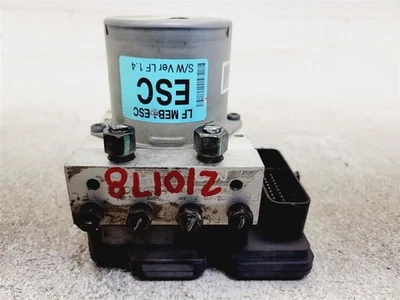 2016-2017 Hyundai Sonata ABS Anti-Lock Brake Pump 61589-45100, 58920-C2201 - Image 1 of 4