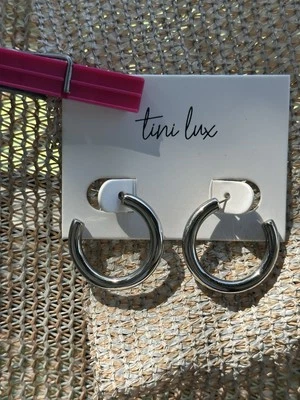 Pendientes de aro gruesos de fin de semana Tini Lux 30 mm de largo plata titanio hipoalergénicos Foto 1 de 3