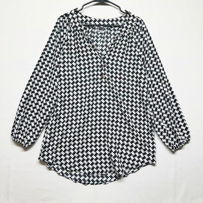 Túnica para mujer Mud Pie blanca y negra con estampado de pata de gallo manga larga cuello en V mediana Foto 1 de 4