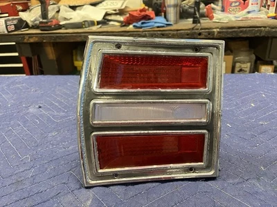 Dodge Dart 1968 luz trasera lente bisel conductor izquierdo 25234 8853071 55062 LH Foto 1 de 4