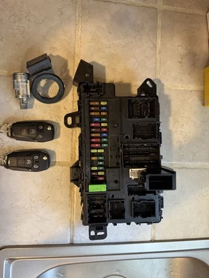 2018 2019 2020 Ford F250 F150 BCM Body Control Module Cabin Fuse Junction Box  - Image 1 of 4