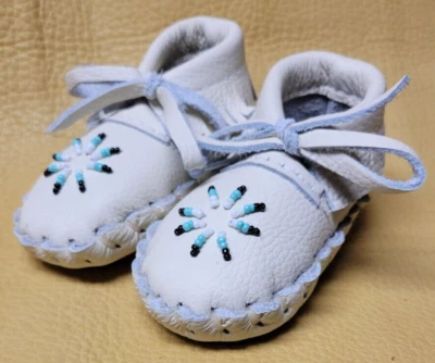 Leather baby moccasins size 3 indian 3 to 12 Months old child, Handmade White - Image 1 of 4