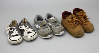 CANTIDAD: 3 pares de botas Gerber para niños pequeños talla 4,5 cuero Converse 4, Saucony 4,5 zapatos Foto 1 de 4