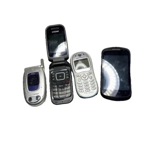 Vintage Phones Lg Motorola Lot Of 4 Untested  - Picture 1 of 2