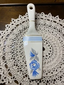 Vintage Porcelain Cake Pie Knife Server Floral Design  50's Kitchen Utensil - Picture 1 of 8