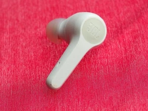 JBL Wave 300 nur rechter Bud & funktionsfähig - Bild 1 von 2