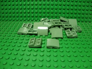 ** LOTTO 25 CT ** LEGO NUOVO verde sabbia 2 x 2 pezzi pendenza Lotto di 25 - Foto 1 di 1