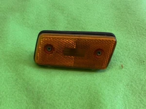 82 83 84 85 86 NISSAN SENTRA ÁMBAR LUZ MARCADORA DELANTERA LADO CONDUCTOR IZQUIERDO - Imagen 1 de 3