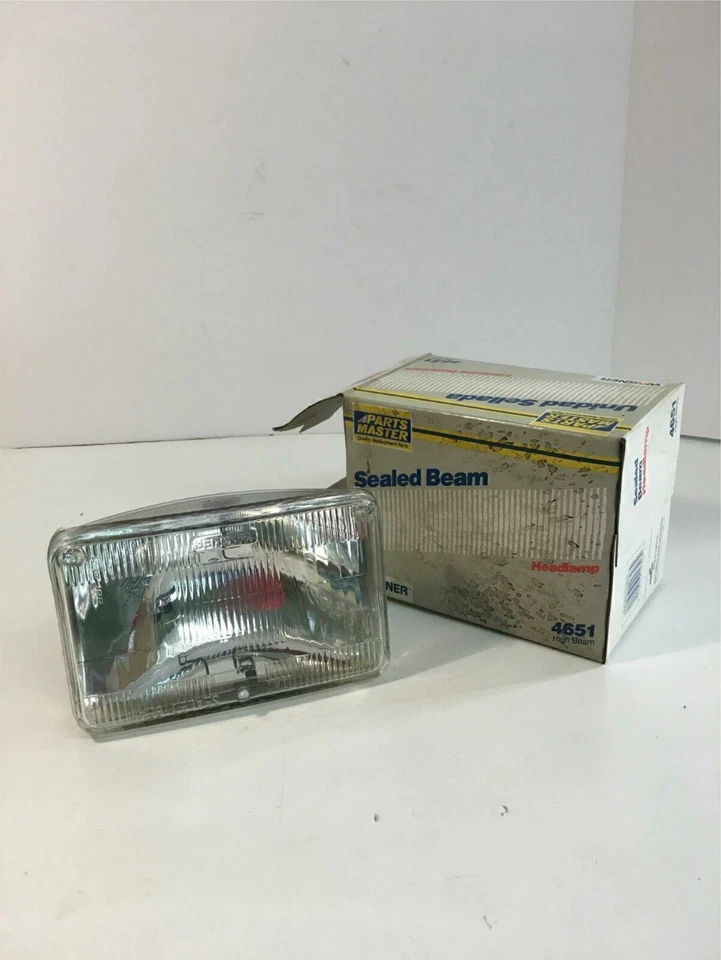 Lâmpada de farol retangular NOS Parts Master 12 volts - #4651 farol - C5 - Imagem 1 de 2