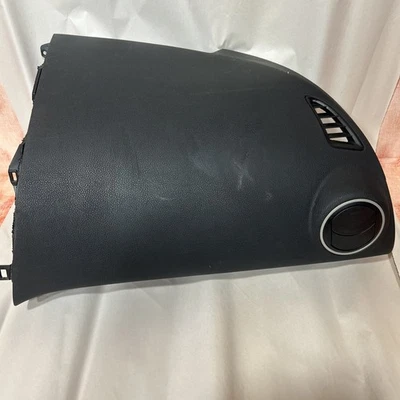 2009 - 2013 年马自达 6 乘客侧仪表板黑色保护套装饰 303021PA 损坏 — 第 1/4 张图片