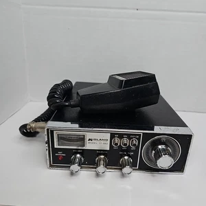 Midland International Model 77-882 CB Radio W/ Microphone Mic  - Picture 1 of 4
